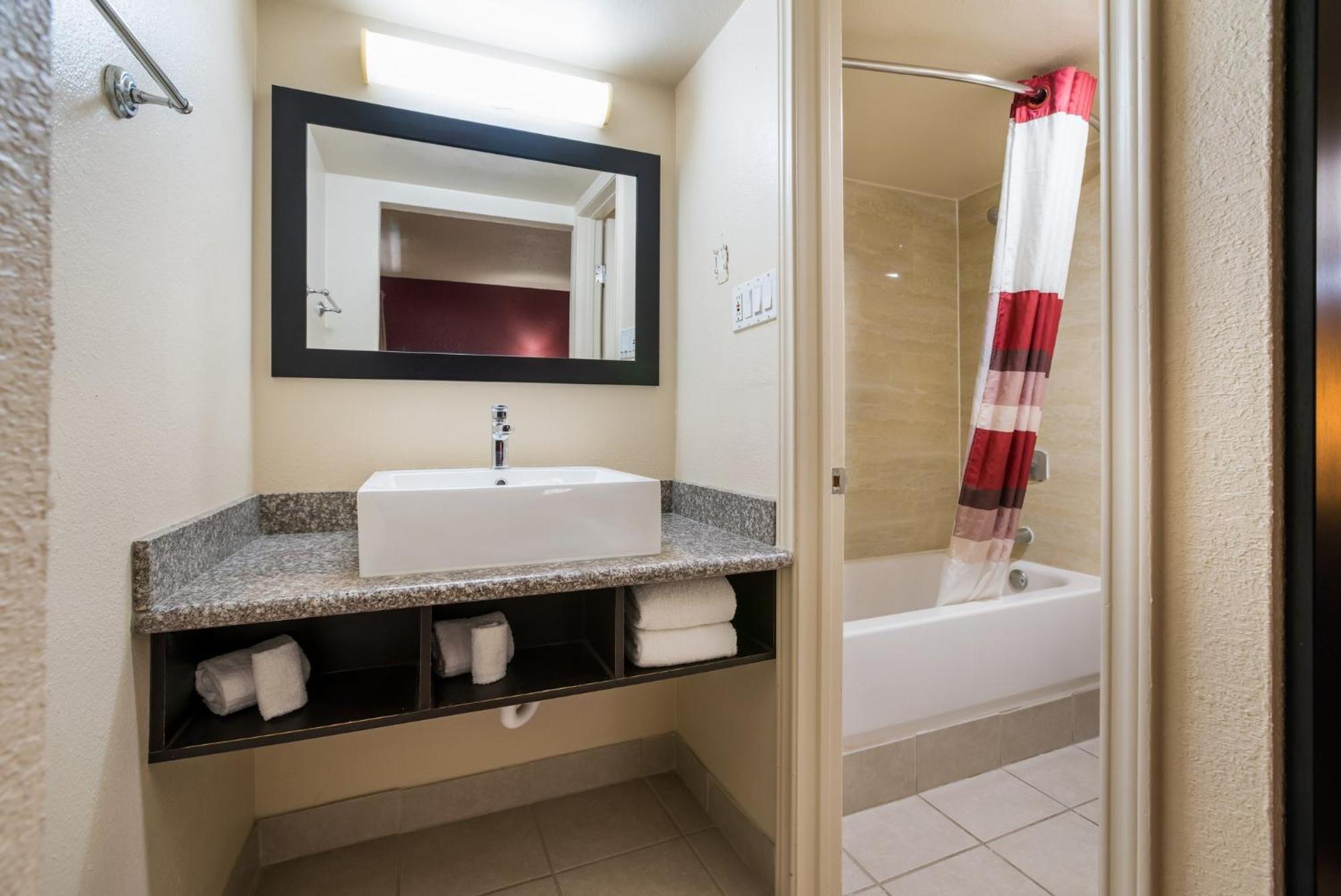 Red Roof Inn North Dallas - Park Central Eksteriør billede