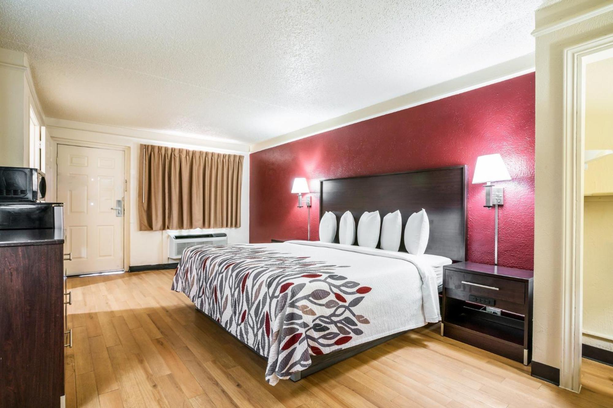 Red Roof Inn North Dallas - Park Central Eksteriør billede