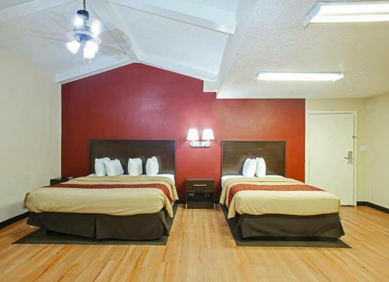 Red Roof Inn North Dallas - Park Central Eksteriør billede