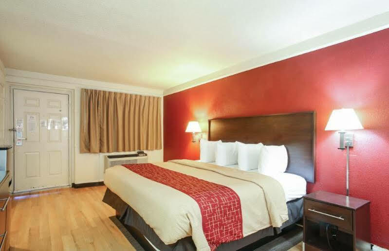 Red Roof Inn North Dallas - Park Central Eksteriør billede